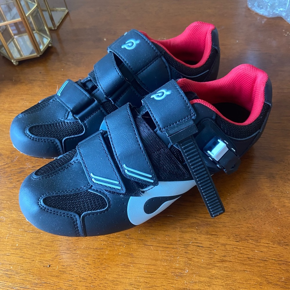 Peloton size 39 EUC with clip